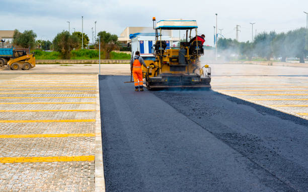 Best Driveway Paving Company  in Paris, IL